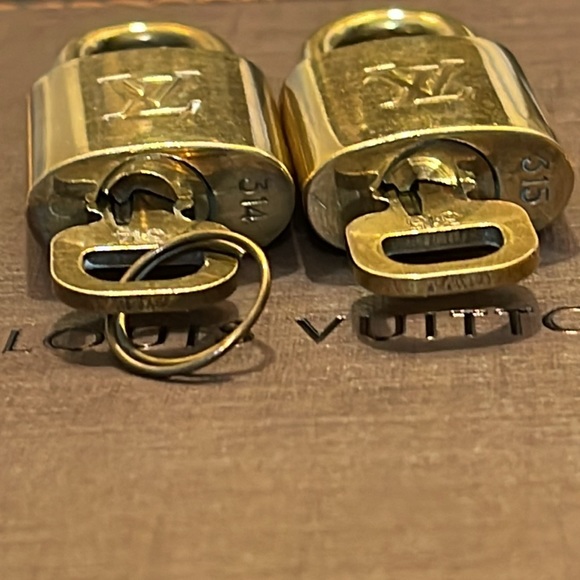 Lot of 2 Louis Vuitton Cadena Brass lock and key sets #314 and #315 - Picture 2 of 9